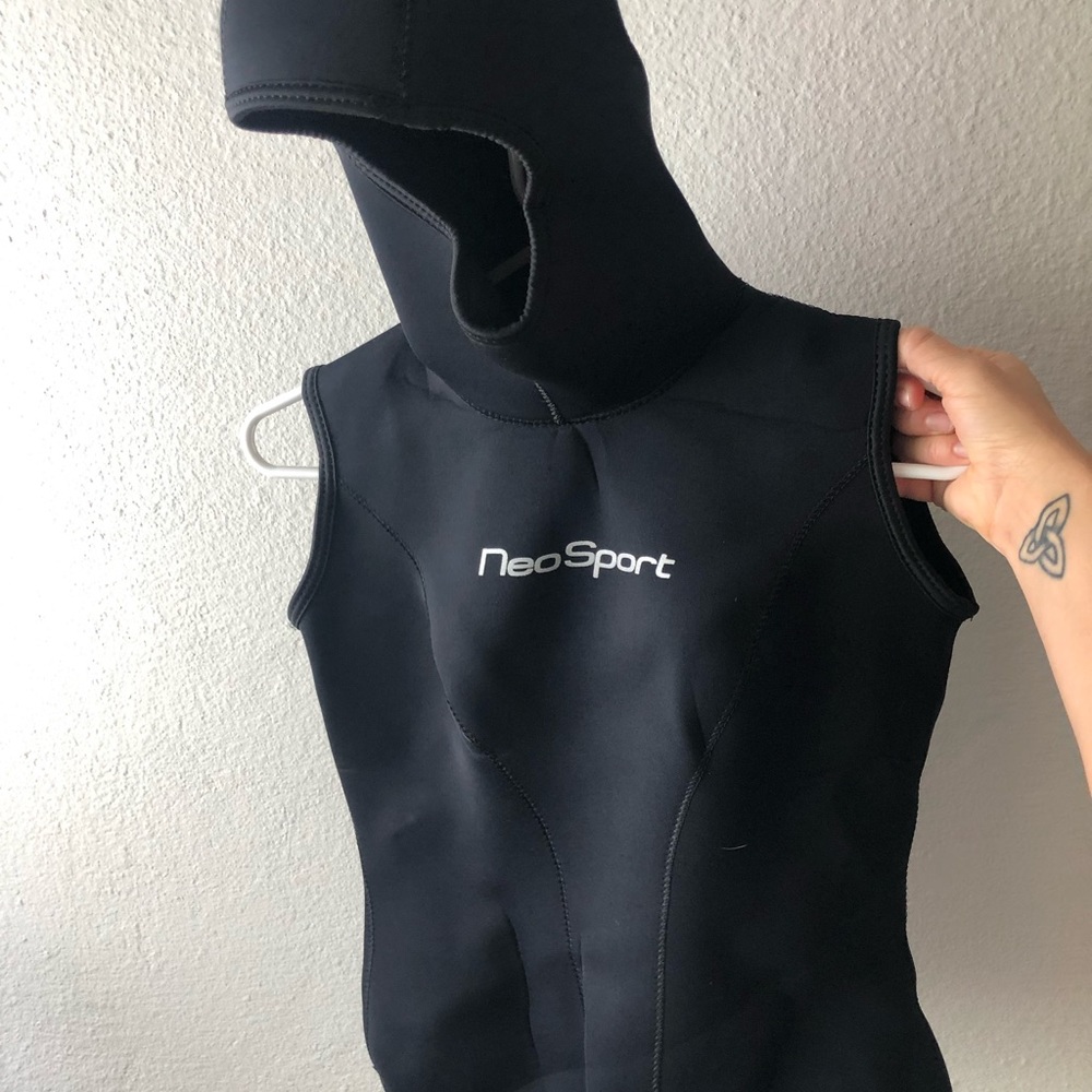 Women’s Wet Suit Top With Hood 5/3mm Size 12